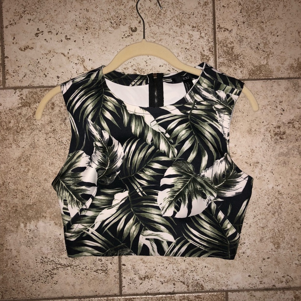 Leaf printed crop top